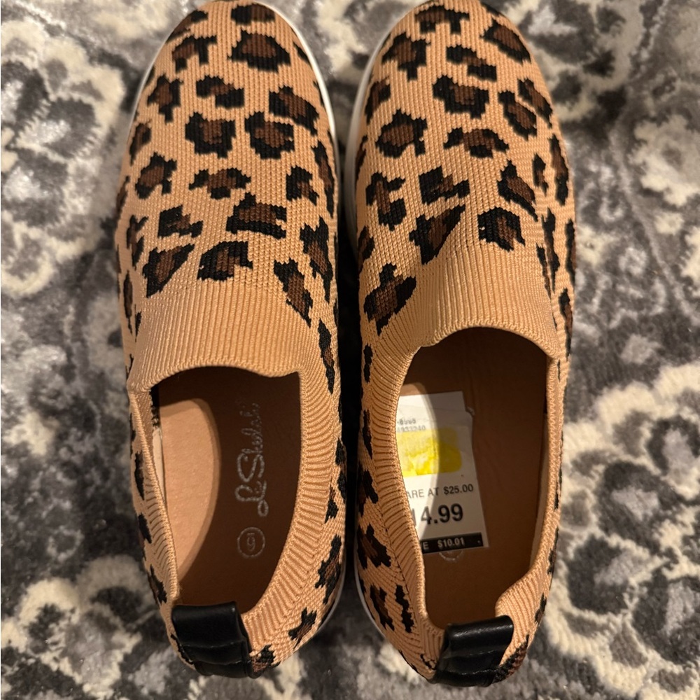 La Sheelah Leopard Print Slip-On Sneakers New - Picture 2 of 5